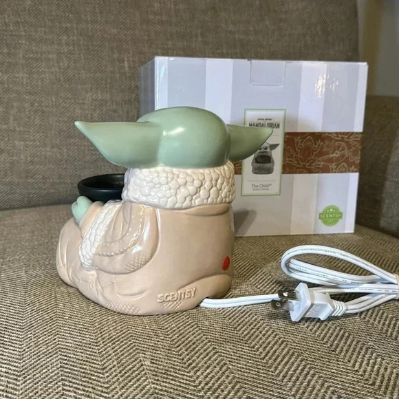 Scentsy Full Size Wax Warmer Star Wars Grogu The Mandalorian The Child Baby Yoda - Picture 12 of 14